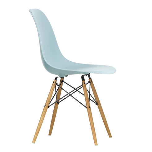 Cadeira Eames em Plástico DSW / Base maple